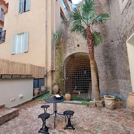 Pantheon With Private Terrace