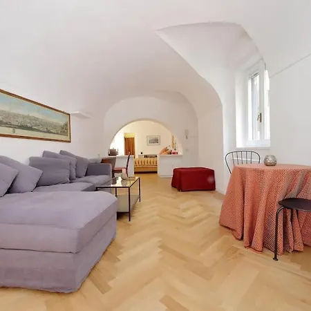 Pantheon With Private Terrace Apartmán *