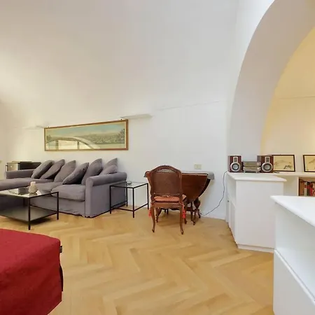 Pantheon With Private Terrace Apartmán