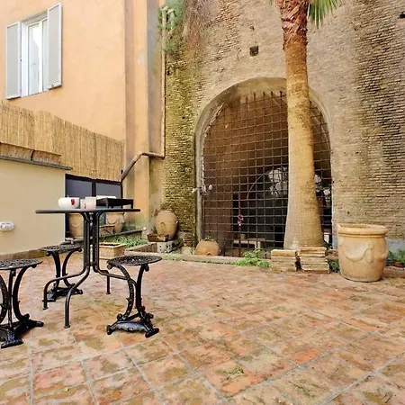 Pantheon With Private Terrace Apartmán *