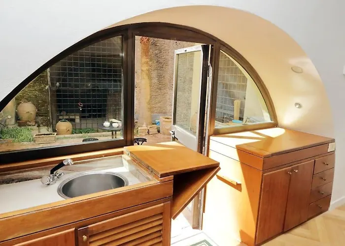 Pantheon With Private Terrace Daire Roma