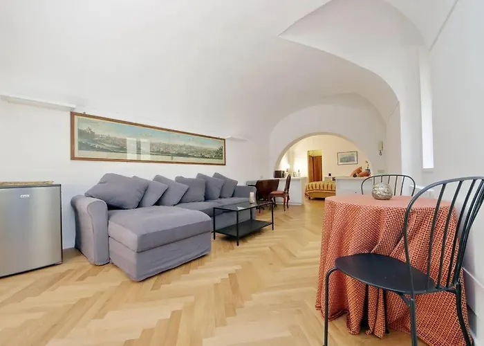 Pantheon With Private Terrace Daire