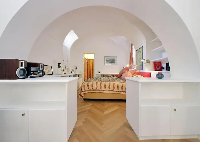 Pantheon With Private Terrace Daire Roma