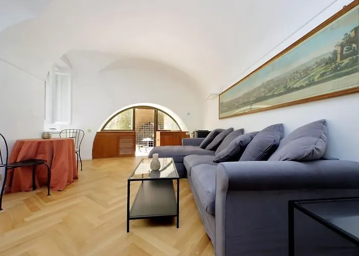 Pantheon With Private Terrace