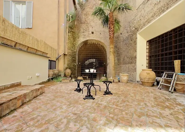 Pantheon With Private Terrace Daire Roma
