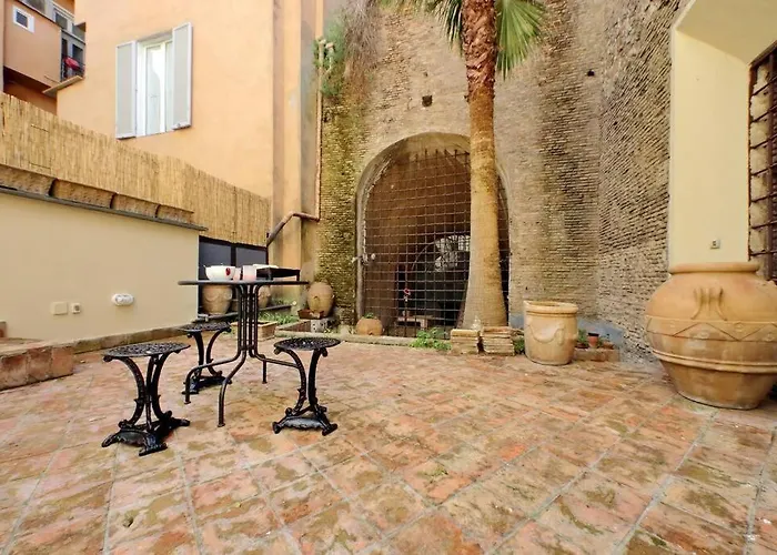 Pantheon With Private Terrace Daire Roma