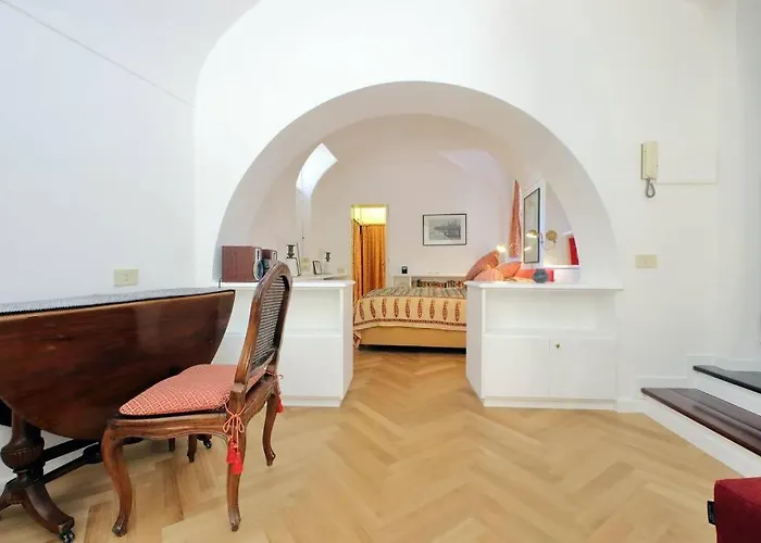 Pantheon With Private Terrace Daire