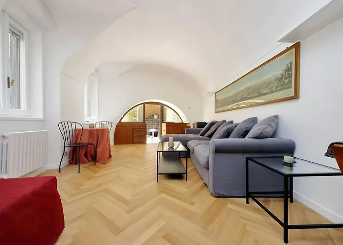 Pantheon With Private Terrace